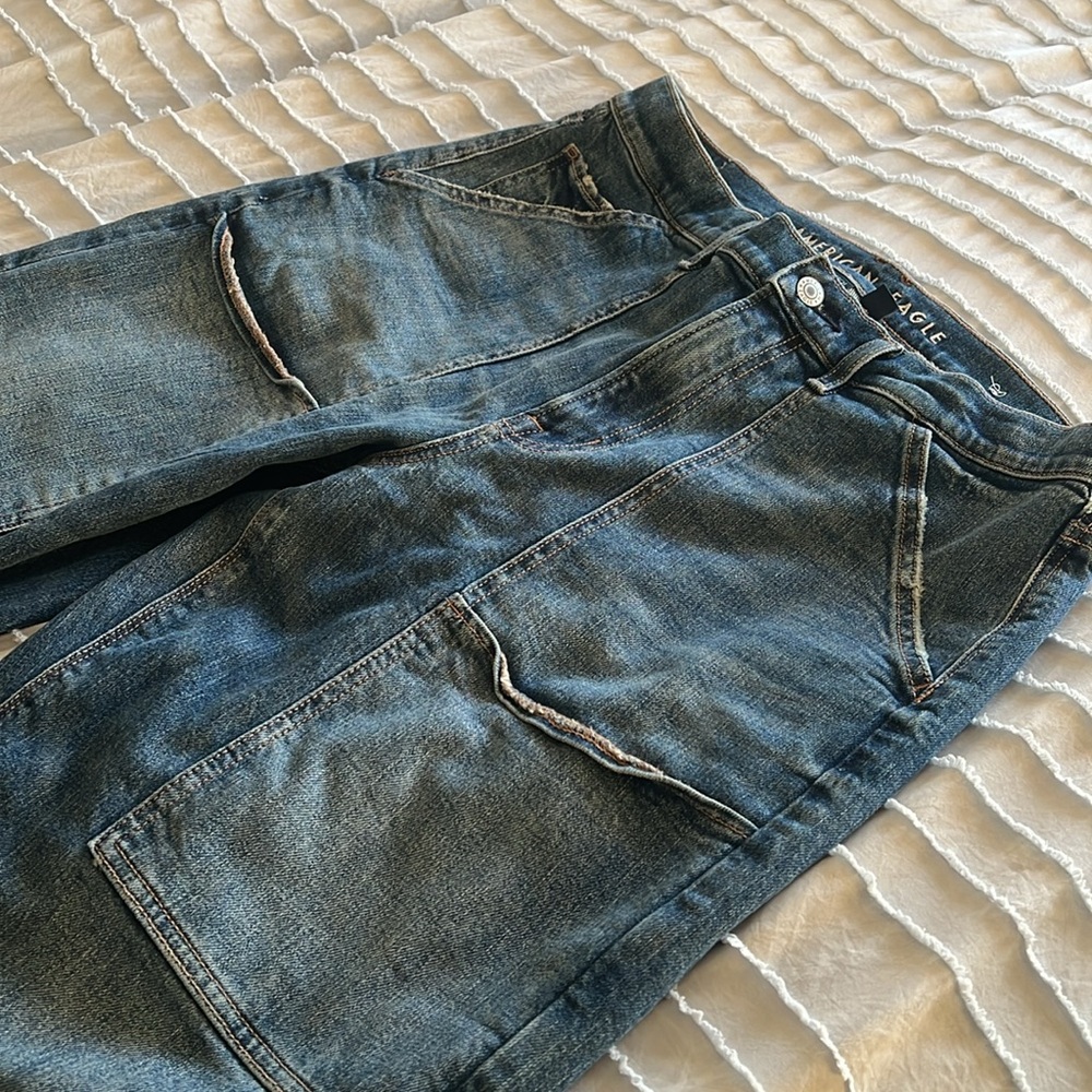 size 10 american eagle mom jeans selling for $7 - Picture 3 of 3